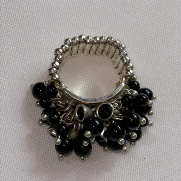 Silver Tone Fashion Stretch Ring With Black Beads & Rhinestones Women's Exc Cond - Picture 2 of 3